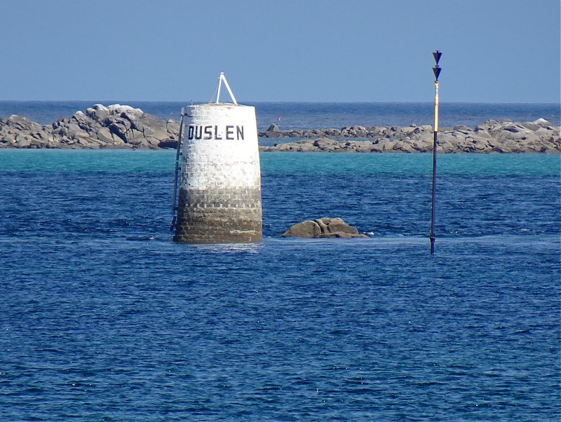 Roscoff / Duslen beacon
Keywords: France;Brittany;English Channel;Roscoff;Daymark;Offshore