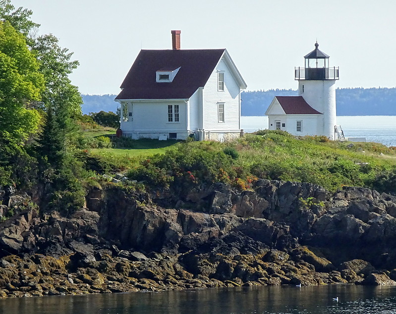 Maine / Fort Point lighthouse
Horn(1)10.00s
Keywords: United States;Atlantic ocean;Maine