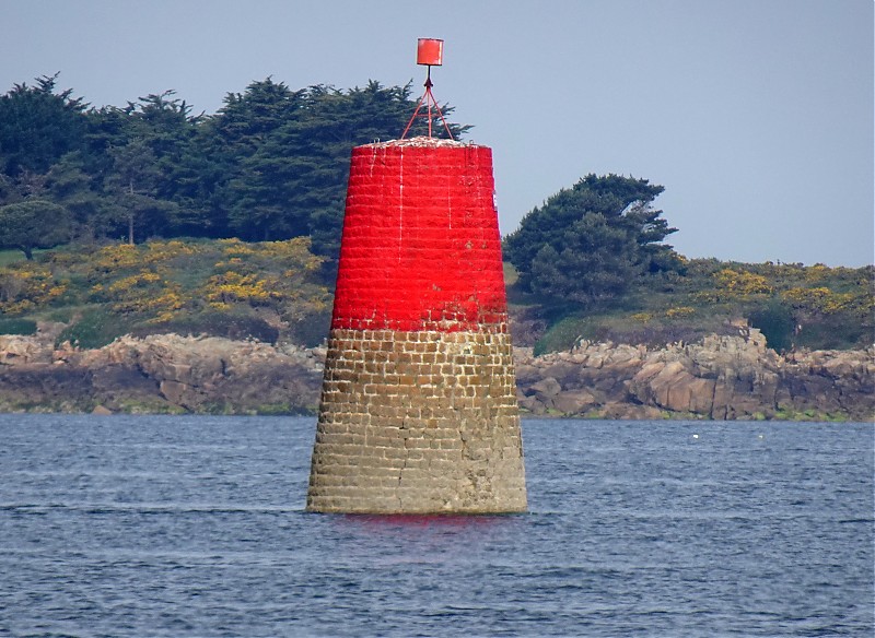 Île de Bréhat / Gosrod beacon
Keywords: France;Brittany;English Channel;Ile de Brehat;Daymark;Offshore