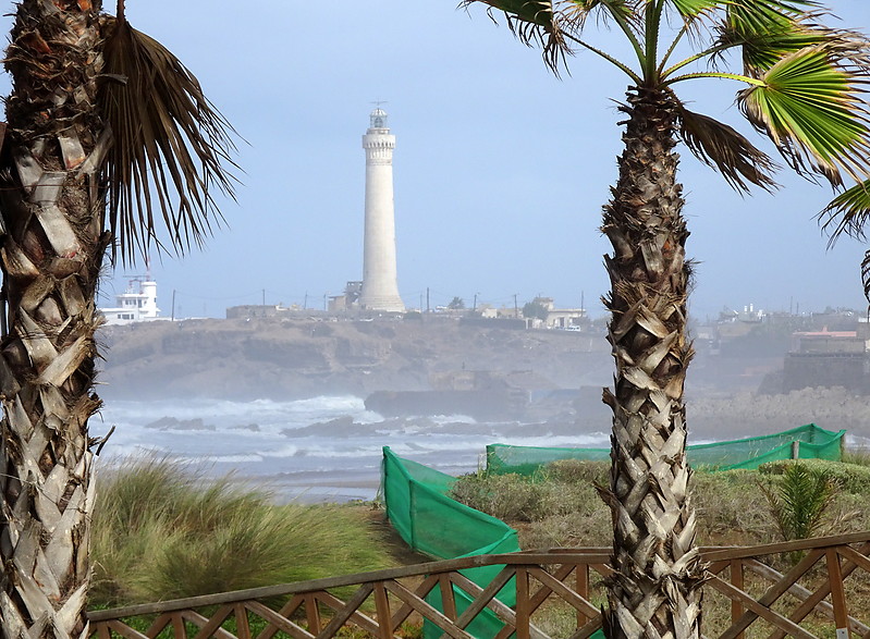 El Hank lighthouse
Siren(3) 120s
Keywords: Morocco;Atlantic ocean;Casablanca