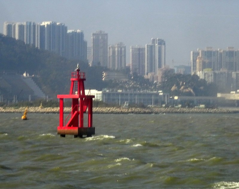 Macao / Porto Exterior light No 8
Keywords: China;Macau;South China Sea