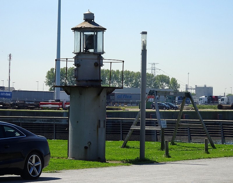Zeebrugge / Zeesluis / Omookaai lighthouse
Keywords: Belgium;North Sea;Zeebrugge