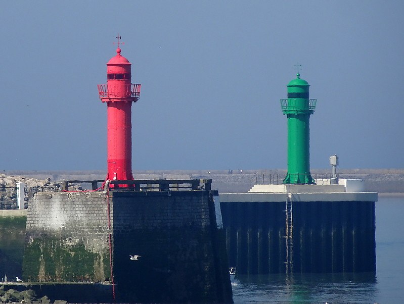 Boulogne-sur-Mer / Jetée NE (red) + SW(green) Head lighthouses
Keywords: Boulogne-sur-Mer;France;English channel