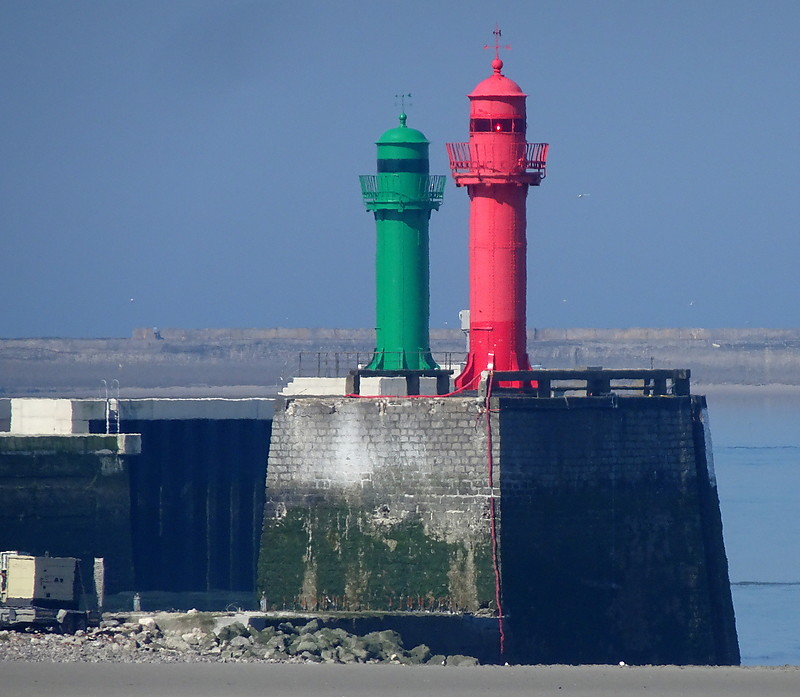 Boulogne-sur-Mer / Jetée NE (red) + SW(green) Head lighthouses
Keywords: Boulogne-sur-Mer;France;English channel