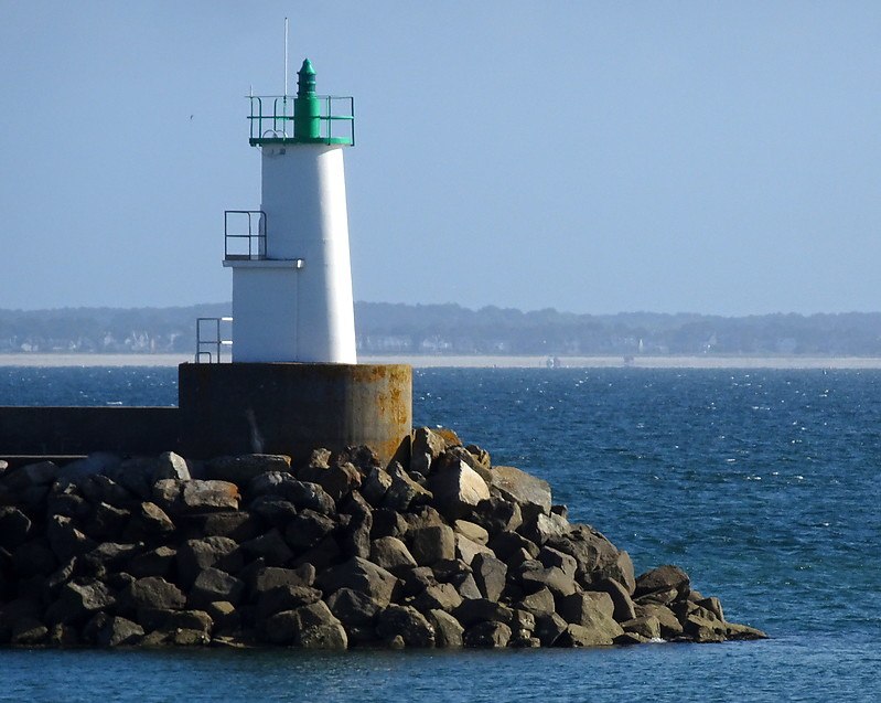 Port Haliguen / Marina NW Mole Head light
Keywords: Brittany;France;Bay of Biscay;Quiberon