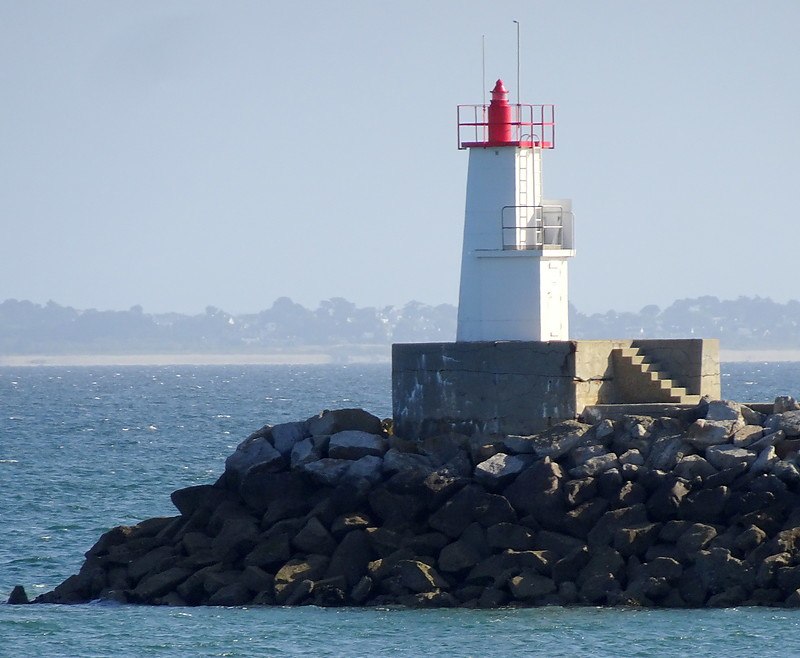 Port Haliguen / Marina New Breakwater Head light
Keywords: Brittany;France;Bay of Biscay;Quiberon