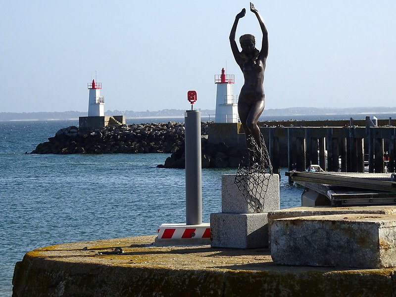 Port Haliguen / Marina New (left) and Old (Right) Breakwater Head lights
Keywords: Brittany;France;Bay of Biscay;Quiberon