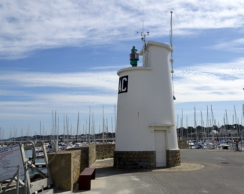 Piriac-sur-Mer / Inner Mole Head lighthouse
Keywords: France;Loire;Loire-Atlantique;Piriac-Sur-Mer;Bay of Biscay;Pays de la Loire