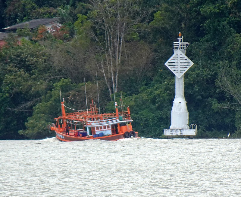 Southern Thailand / Saw Mill Front light
Keywords: Thailand;Andaman sea;Trang