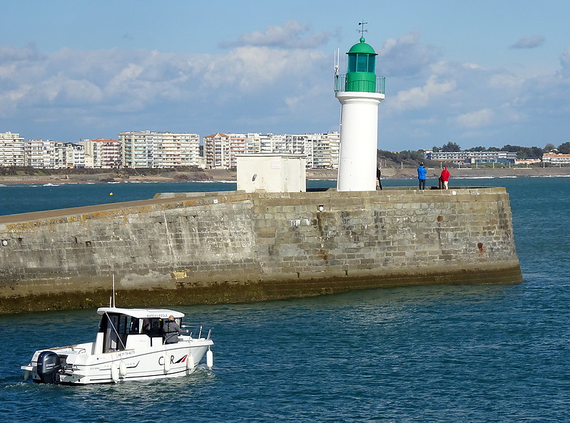 Les Sables d'Olonne / Ldg Lts Front Jetée des Sables Head lighthouse
Keywords: France;Bay of Biscay;Pays de la Loire;Les Sables d Ollone