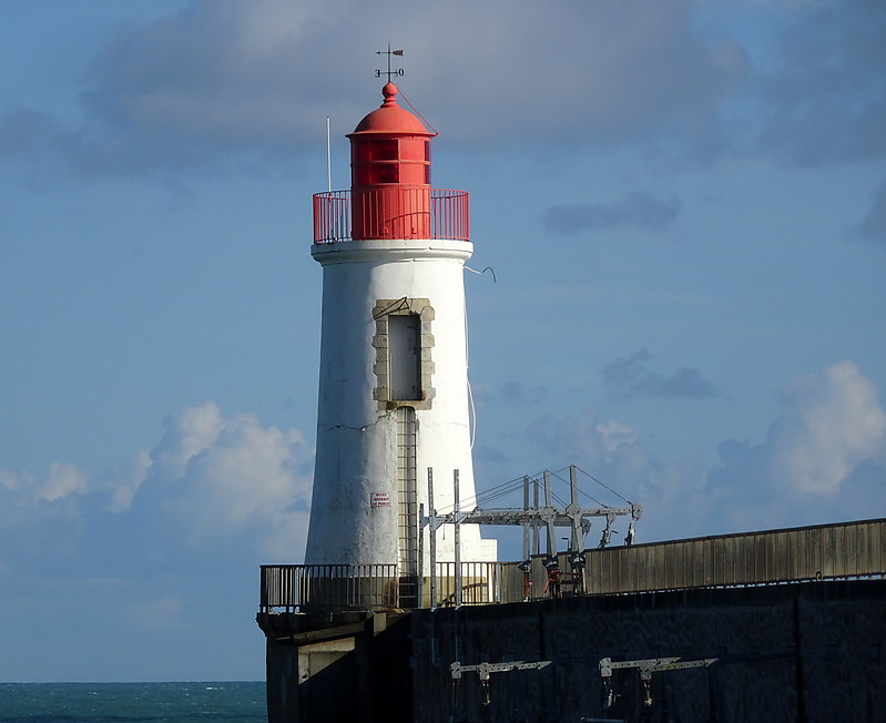 Les Sables d'Olonne / Jetée Saint Nicolas Head lighthouse
Keywords: France;Bay of Biscay;Pays de la Loire;Les Sables d Ollone