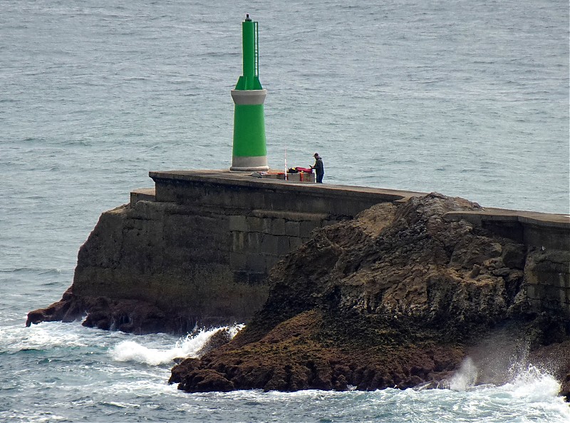 San Vicente de la Barquera / W Breakwater Head light
Keywords: Spain;Cantabria;Bay of Biscay