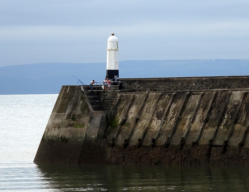 Porthcawl / Breakwater Head lighthouse
Keywords: Irish Sea;Wales;United Kingdom;Bristol Channel