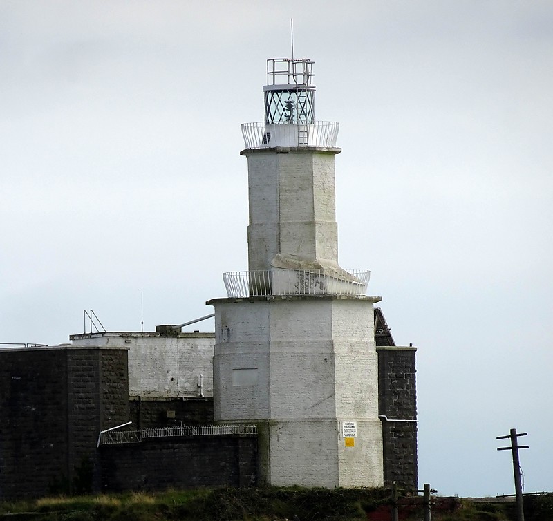 Mumbles lighthouse
Horn(3) 60s
Keywords: Wales;Bristol Channel;United Kingdom