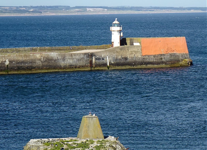 Aberdeen / Old S Breakwater + N Pier Head (above) lights
Keywords: Scotland;Aberdeen;North Sea;United Kingdom
