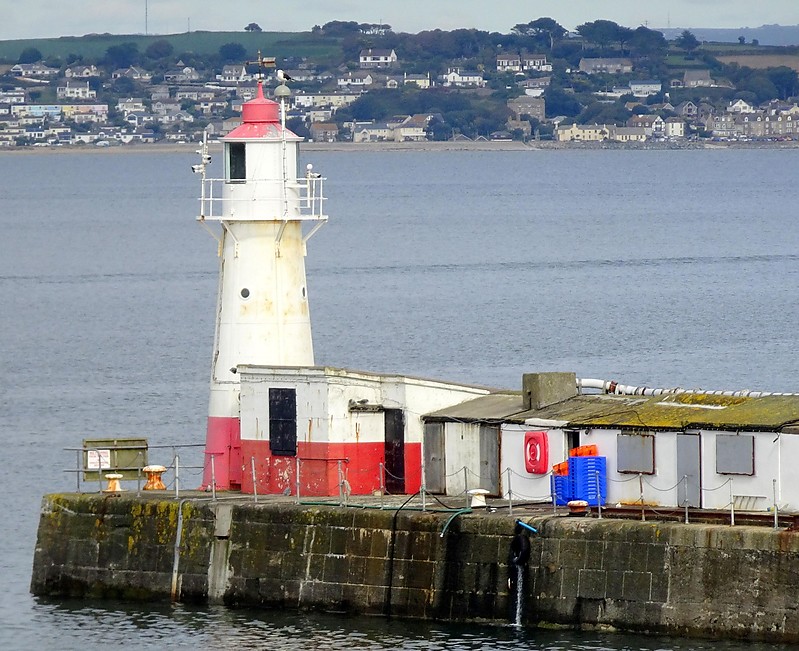 Newlyn Harbour / S Pier Head light
Keywords: Newlyn;Cornwall;England;United Kingdom;English channel