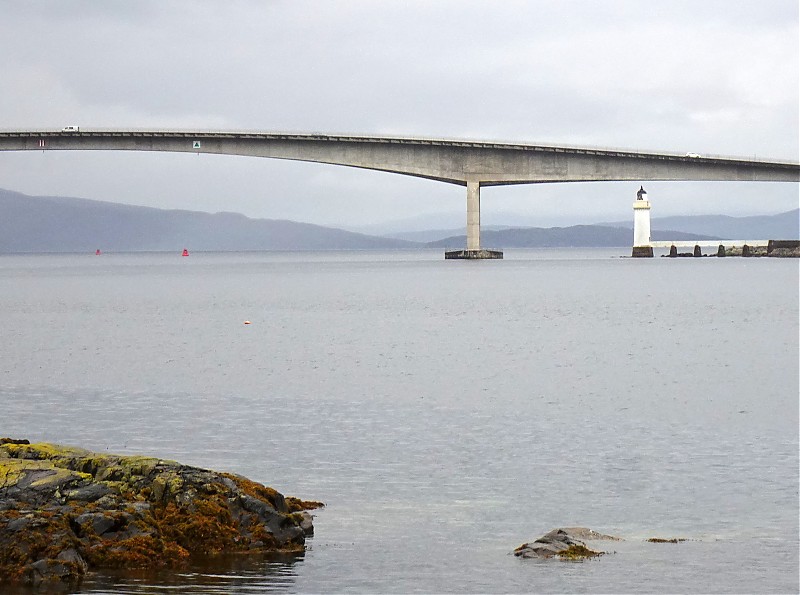 Isle of Skye / Skye Bridge / Main Crossing light
Keywords: Isle of Skye;Scotland;United Kingdom;Minch