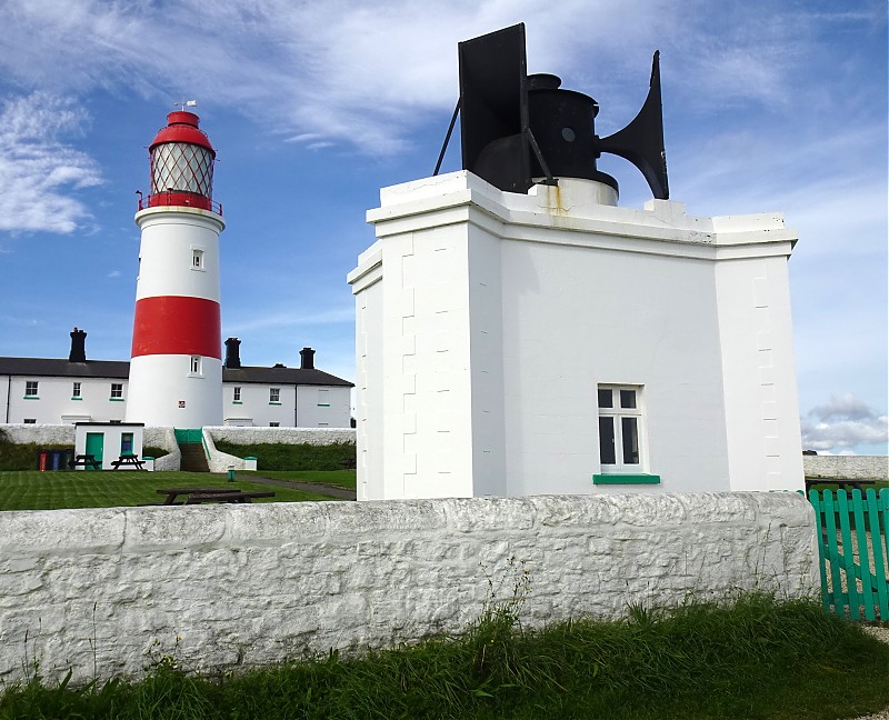 Marsden Head / Souter Lighthouse and Foghorn 
Keywords: North Sea;England;United Kingdom;Tyne;Siren