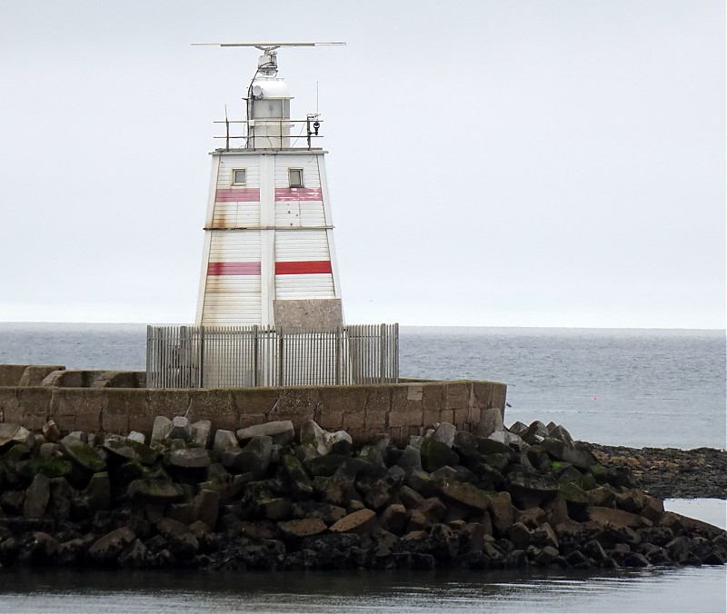 Hartlepool / Victoria Harbour / Old Pier Head / Radar Tower and lighthouse
Keywords: England;United Kingdom;North sea;Hartlepool