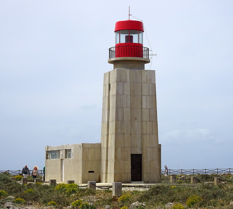 Ponta de Sagres lighthouse
Keywords: Portugal;Algarve;Atlantic ocean;Sagres