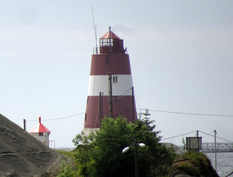 Alterodden lighthouse (L) /  Lille Prestskjær lighthouse (R)
Keywords: Norway;North Sea