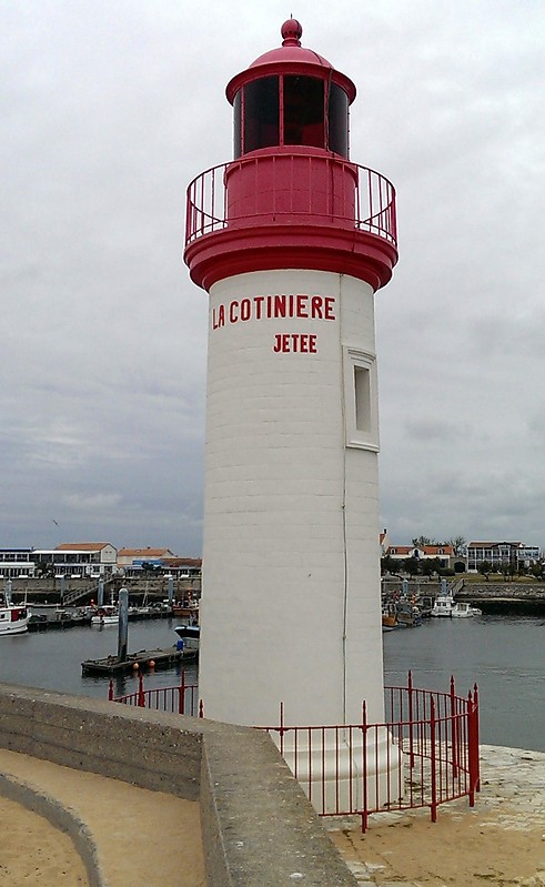 Port de La Cotinière / Grande Jetée Elbow lighthouse
Keywords: France;Charente-Maritime;Bay of Biscay;Ile d Oleron