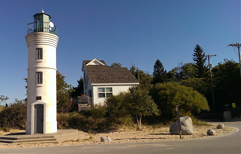 Michigan / Manning Memorial lighthouse
Keywords: Michigan;Lake Michigan;United States;Empire