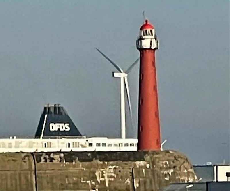 Ijmuiden Hoge Lighthouse
picture: Katrin Boettcher
Keywords: Ijmuiden;Netherlands;North sea