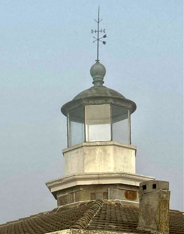 Galicia / Cabo Tourinan lighthouses / old lantern
Keywords: Spain;Galicia;Atlantic ocean;Lantern