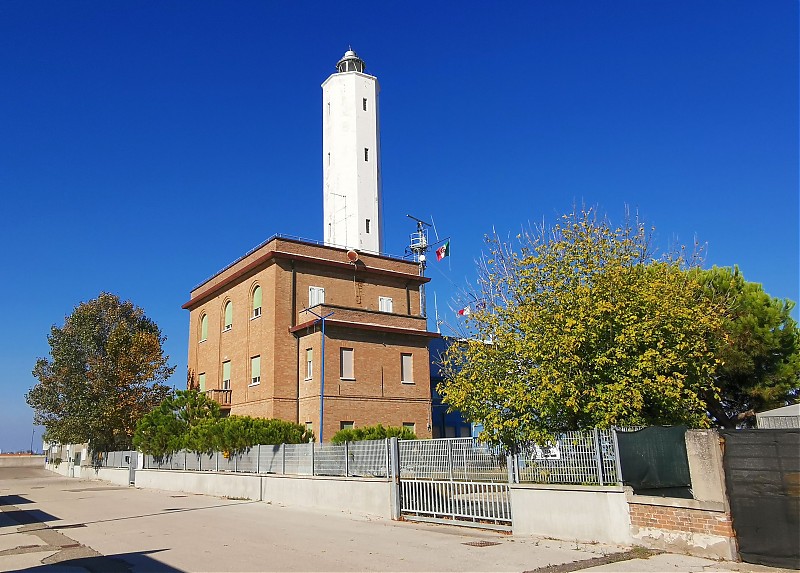 Marina di Ravenna lighthouse
Keywords: Italy;Adriatic Sea;Ravenna