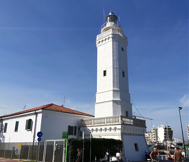 Rimini lighthouse
Keywords: Italy;Rimini;Adriatic Sea