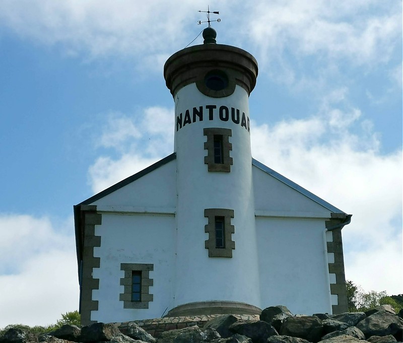 Nantouar lighthouse
Keywords: France;Brittany;English Channel