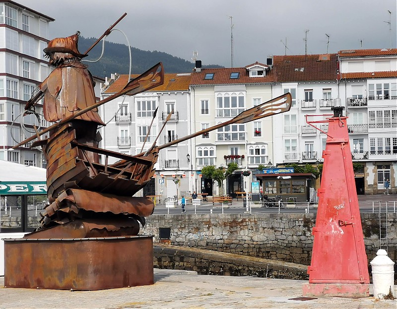 Castro Urdiales / Fishing Harbour / SW Pier Head light
Keywords: Spain;Cantabria;Castro Urdiales;Bay of Biscay