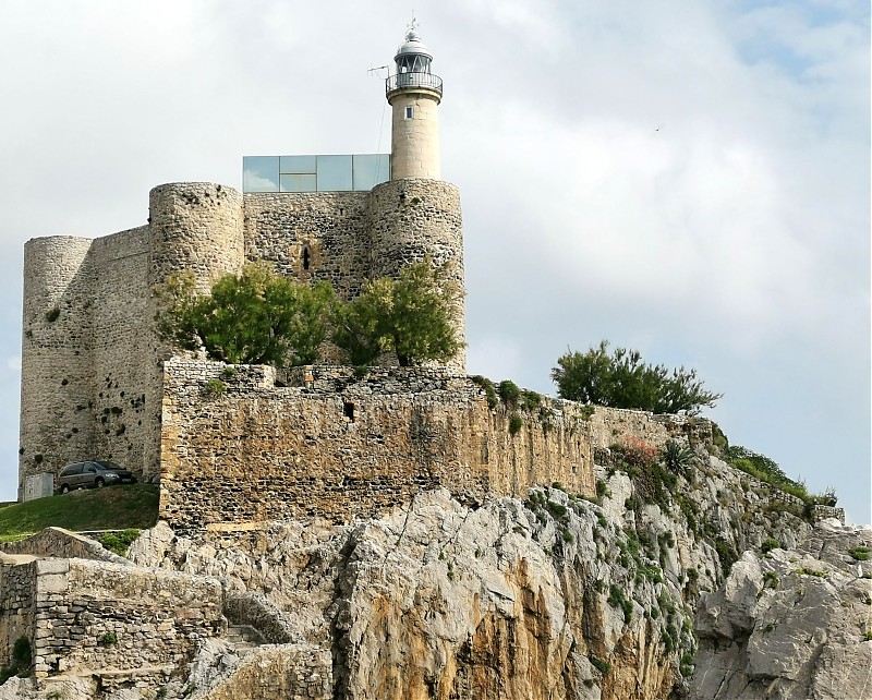 Castro Urdiales / Castillo de Santa Ana / SE Turret lighthouse
Keywords: Spain;Castro Urdiales;Cantabria;Bay of Biscay
