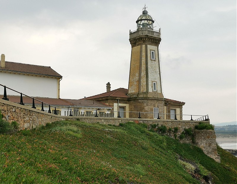 Punta del Castillo Avilés lighthouse
Keywords: Spain;Bay of Biscay;Asturias;Aviles