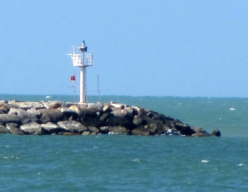 Southern Thailand / Songkhla / North Breakwater Head light
Keywords: Thailand;Gulf of Thailand;Songkhla