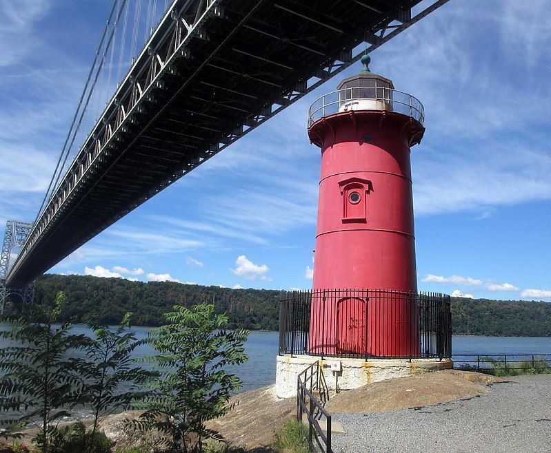 New York / Jeffrey's Hook Lighthouse
AKA "Little Red Lighthouse"
Keywords: New York;United States;Hudson River
