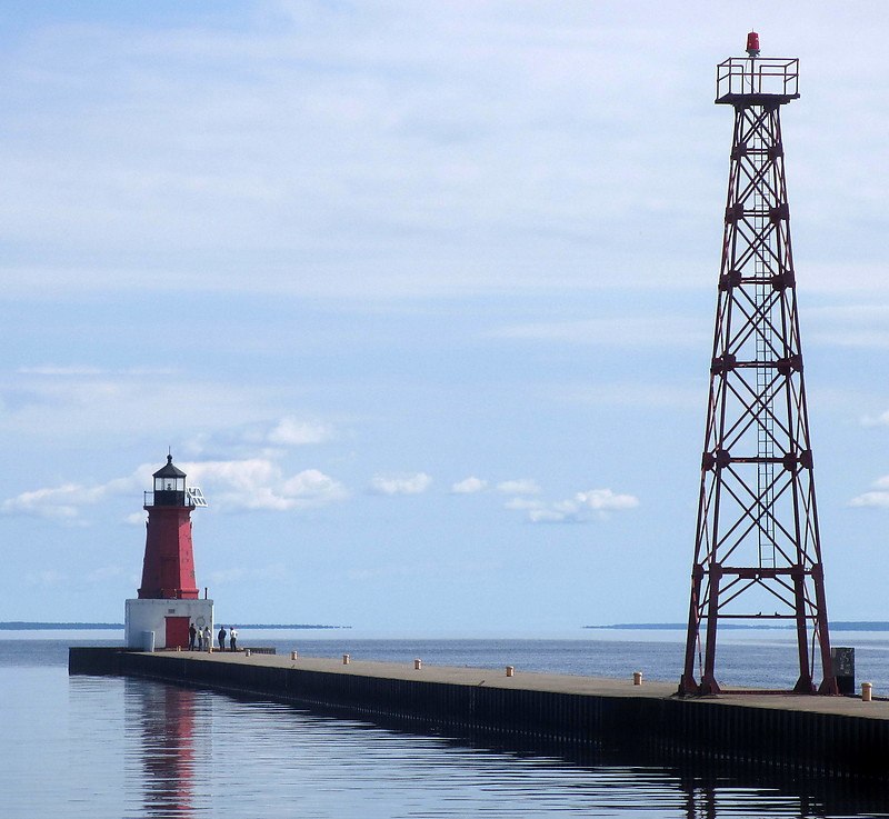 Michigan / Marinette / Menominee North Pierhead lighthouse and North Pier light (sceletal tower)
Keywords: Michigan;Lake Michigan;United States;Marinette