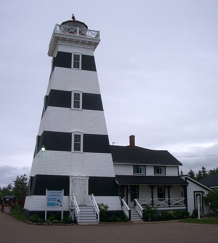 Prince Edward Island /West Point lighthouse
Keywords: Prince Edward Island;Canada;Gulf of Saint Lawrence