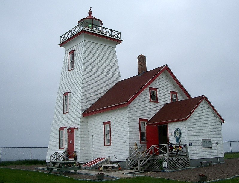 Prince Edward Island / Wood Islands lighthouse
Keywords: Prince Edward Island;Canada;Northumberland strait