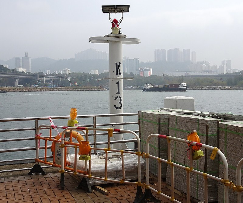 Hong Kong / Tsing Yi Ferry Terminus S light
Keywords: China;Hong Kong;South China Sea