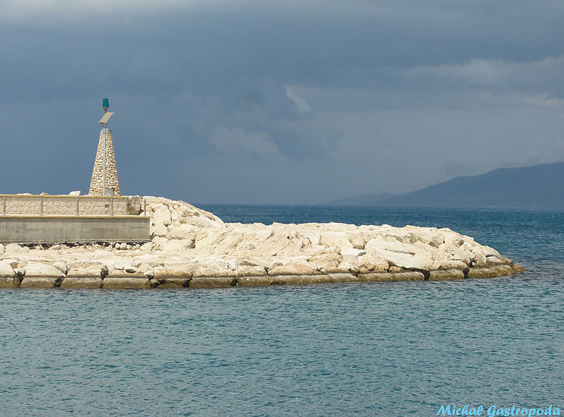 Latsi Fisher Harbour Entrance Light North
Keywords: Cyprus;Mediterranean sea