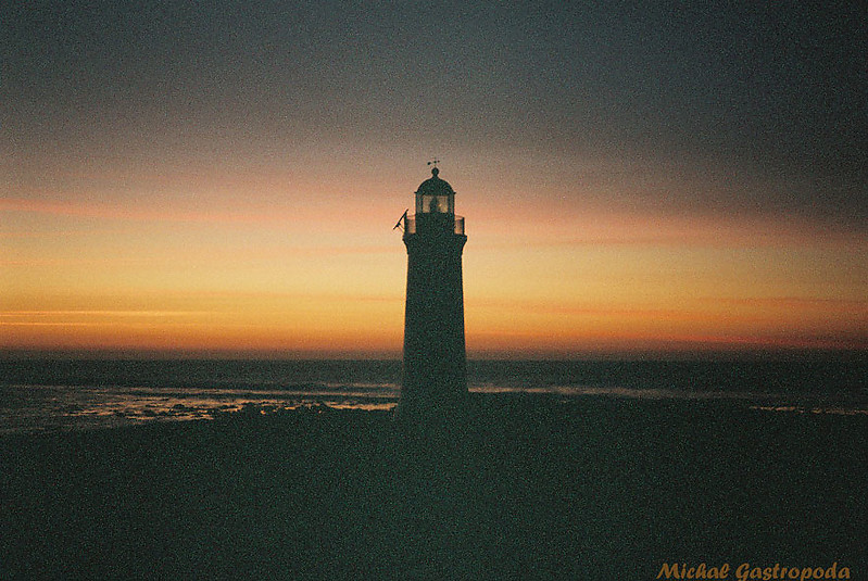 Griffith Island Lighthouse in Port Fairy
Picture from April 2005
Keywords: Victoria;Australia;Southern Ocean;Port Fairy;Night;Sunset