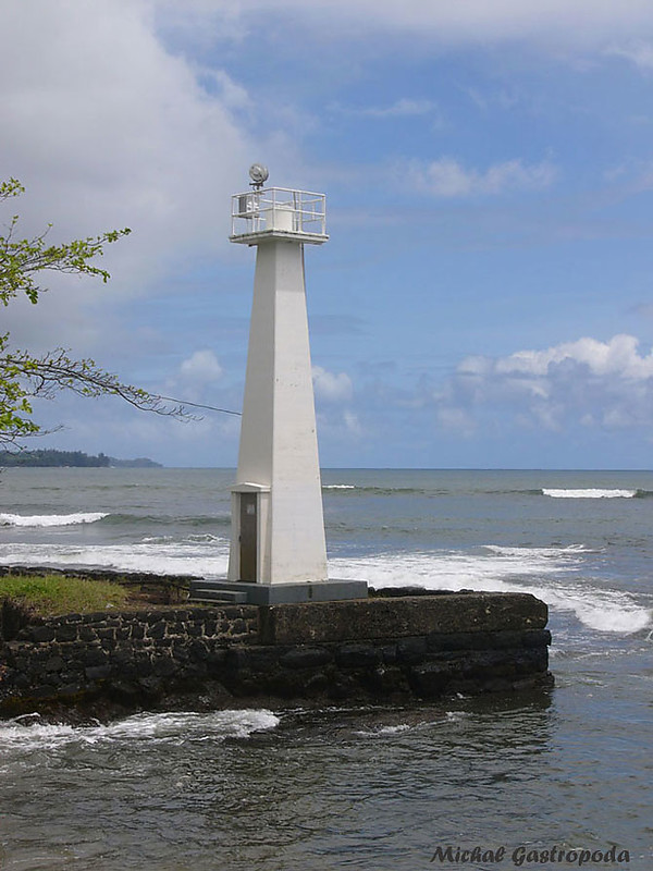 Coconut Point Directional Lighthouse near Hilo on Hawai'i
April 2006
Keywords: Hawaii;Pacific ocean;United States