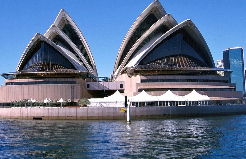 Sydney Harbour / Bennelong point light
Keywords: Tasman sea;Australia;New South Wales;Sydney Harbour