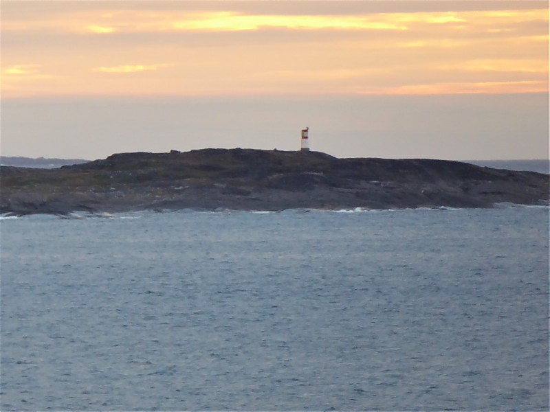 Labrador / Jackos Island light
Near Makkovik, Labrador
Keywords: Atlantic ocean;Labrador sea;Labrador;Makkovik;Canada