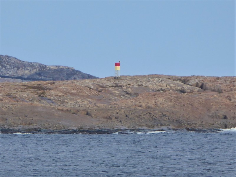 Labrador / Green Island light
SE of Cape Makkovik, Labrador
Keywords: Atlantic ocean;Labrador sea;Canada;Labrador;Makkovik