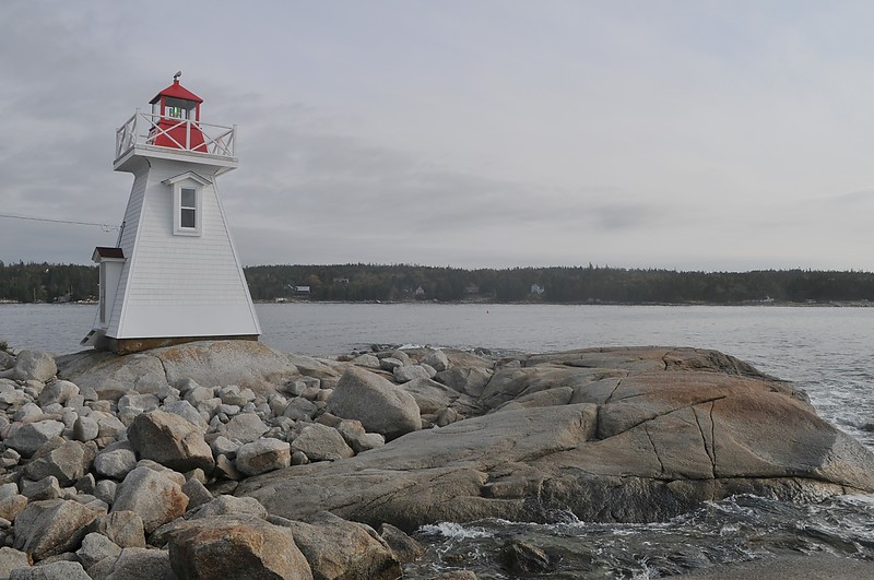 Nova Scotia / Indian Harbour lighthouse
Indian Harbour Paddy's Head Island
Keywords: Canada;Nova Scotia;Atlantic ocean;Saint Margarets Bay;Paddys Head Island