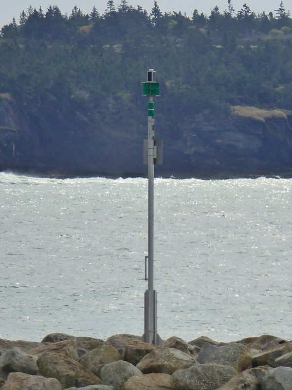 Nova Scotia / Saint Marys Bay South Breakwater Head light
Keywords: Canada;Nova Scotia;Atlantic ocean;Saint Marys Bay