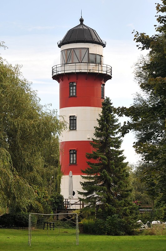 Bremerhaven / Brinkamahof lighthouse
AKA Weddewarden Unterfeuer, Kleiner Roter Sand
Keywords: North sea;Germany;Bremerhaven